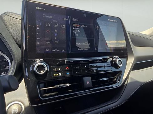 Used 2021 Toyota Highlander Limited AWD/4WD image 18