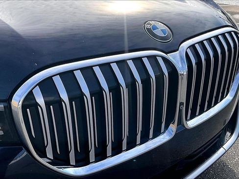 Used 2020 BMW 740i xDrive image 33