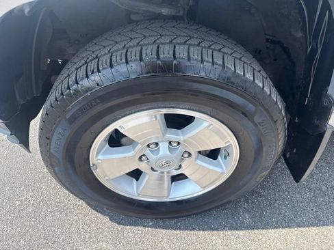 Used 2016 Toyota Tacoma TRD Sport w/ Towing Package RWD image 9