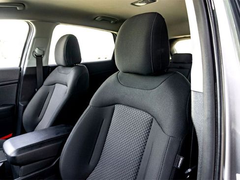 Used 2024 Kia Sportage LX image 13