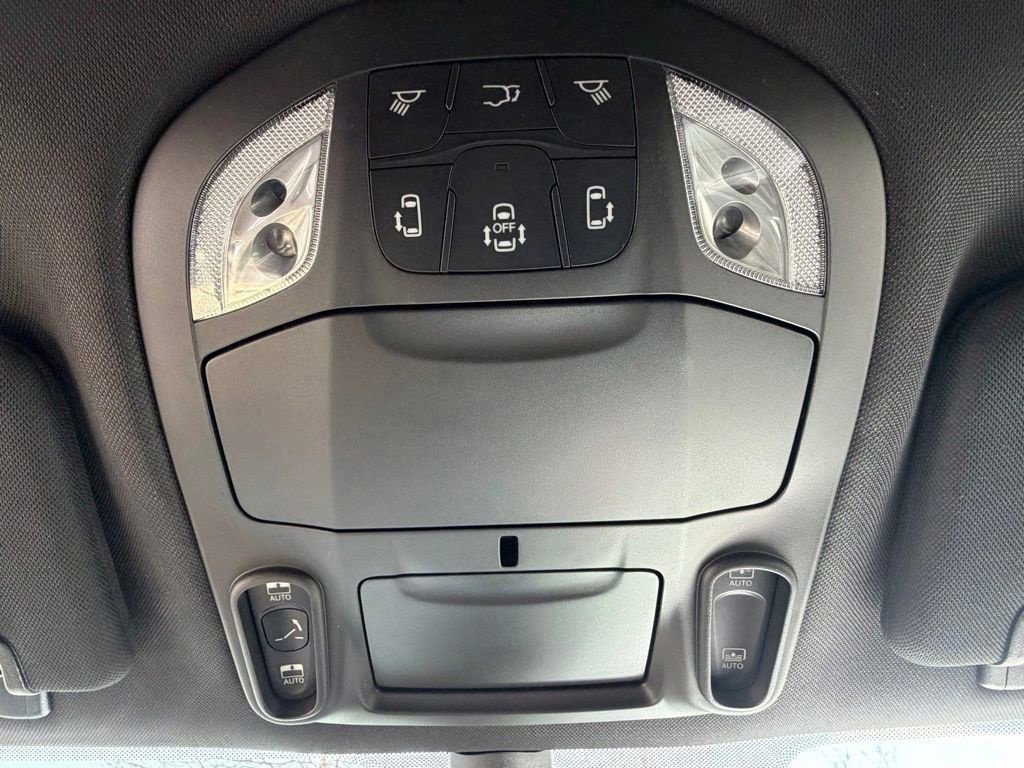 New 2026 Chrysler Pacifica Select FWD image 28