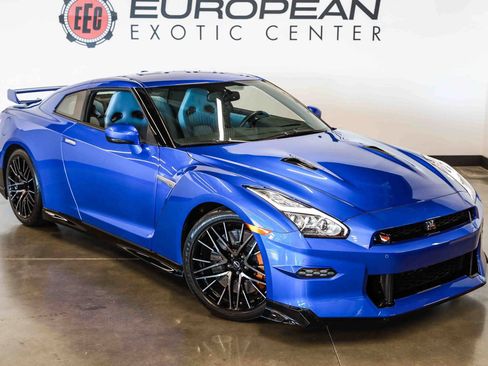 Used 2024 Nissan GT-R w/ Floor Mat Package AWD/4WD image 2