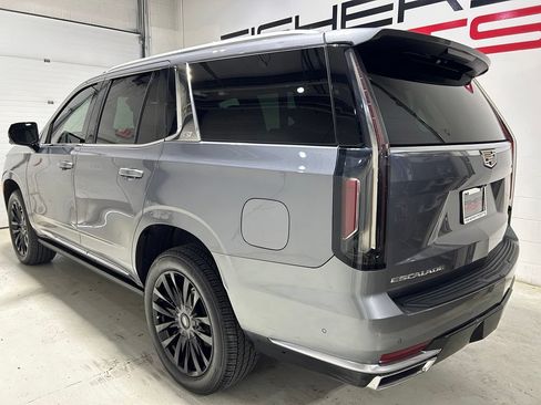 Used 2022 Cadillac Escalade Premium Luxury w/ Performance Package AWD/4WD image 5