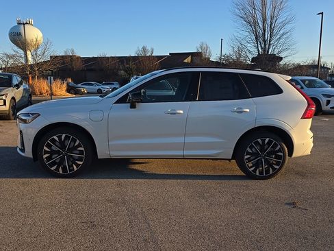 New 2026 Volvo XC60 T8 Ultra w/ Climate Package AWD/4WD image 3