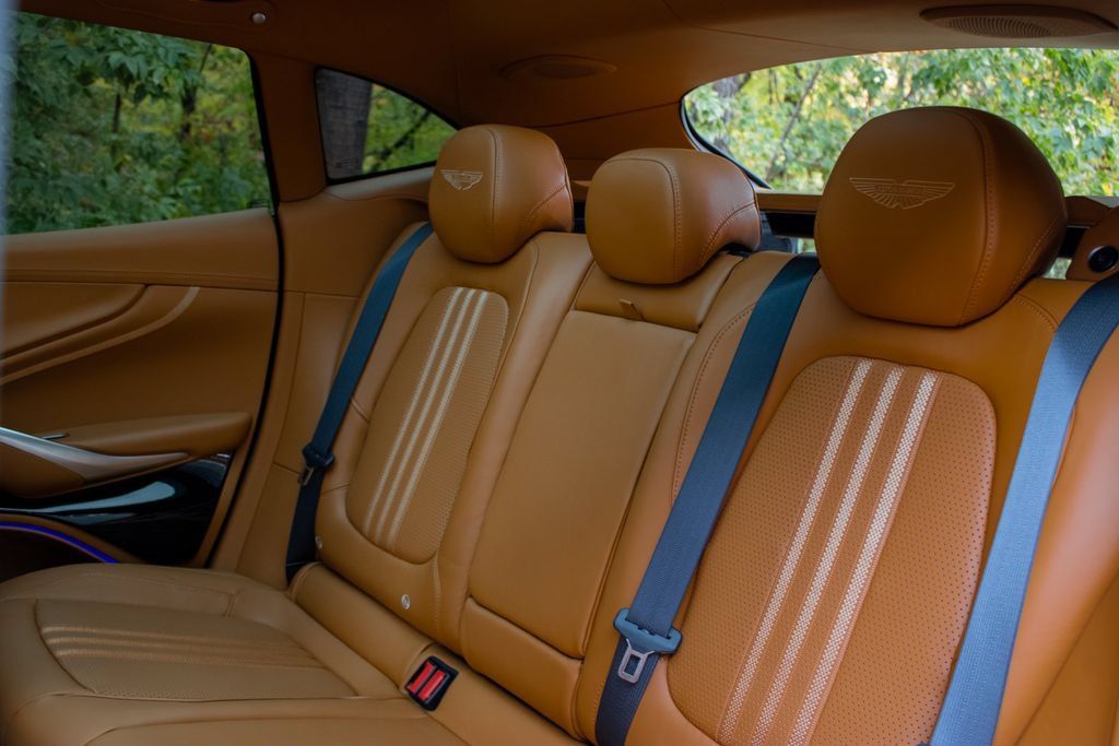 Used 2025 Aston Martin DBX 707 AWD/4WD image 15