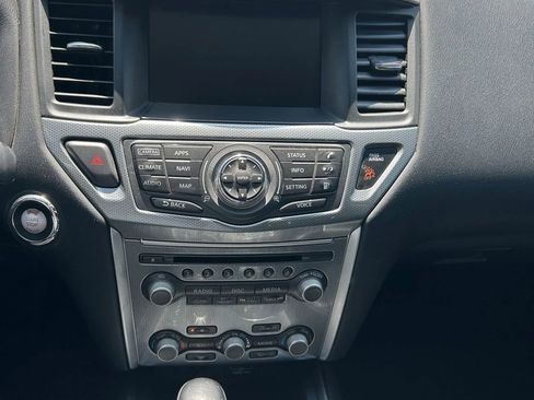 Used 2018 Nissan Pathfinder SL w/ SL Premium Package FWD image 15