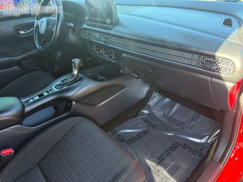 Used 2025 Honda HR-V Sport image 28