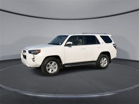 Used 2016 Toyota 4Runner SR5 Premium image 4