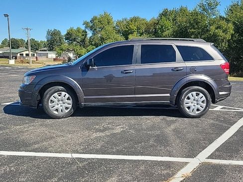 Used 2020 Dodge Journey SE image 4