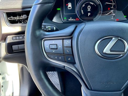 Used 2024 Lexus UX 250h F Sport image 22