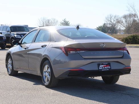 Used 2023 Hyundai Elantra SE FWD image 11