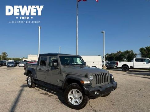 Used 2020 Jeep Gladiator Sport w/ Quick Order Package 24S AWD/4WD image 1