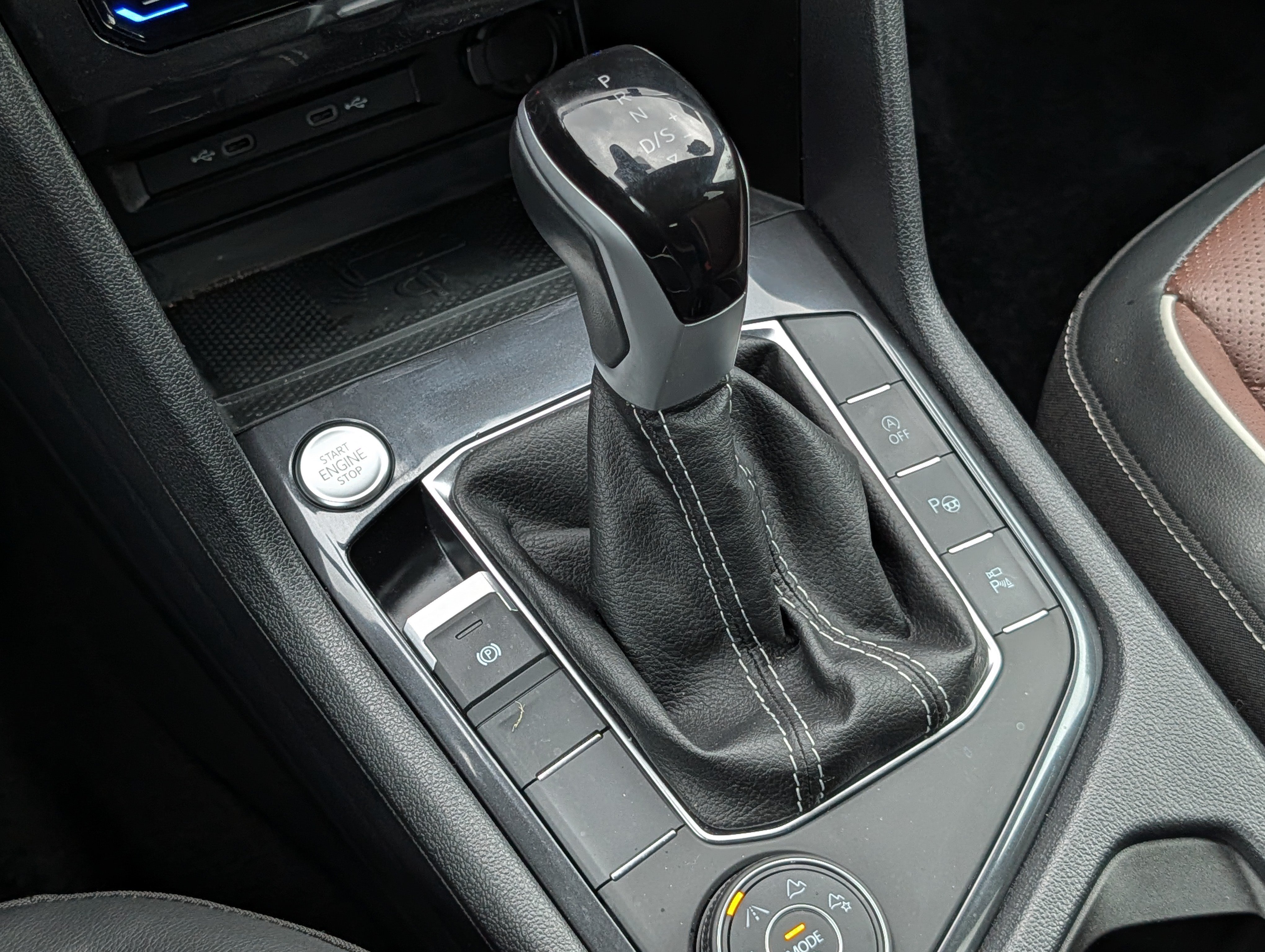 Certified 2024 Volkswagen Tiguan SEL R-Line w/ MDO Package, Two-Row AWD/4WD image 24