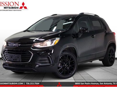Used 2022 Chevrolet Trax LT w/ Midnight Edition image 1