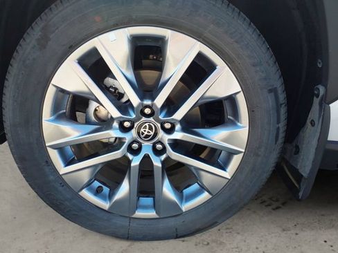 Used 2025 Toyota RAV4 Limited w/ Advanced Technology Package AWD/4WD image 14