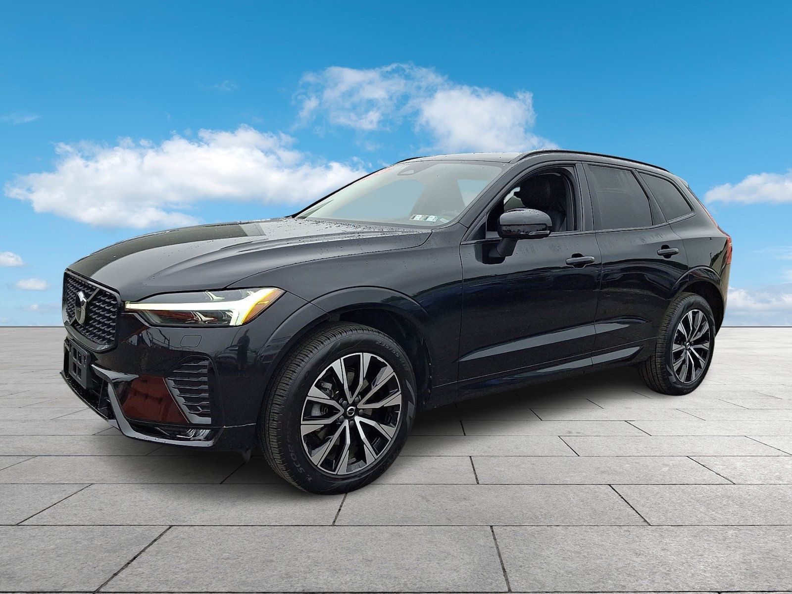 Used 2024 Volvo XC60 B5 Core w/ Protection Package Premier AWD/4WD image 3