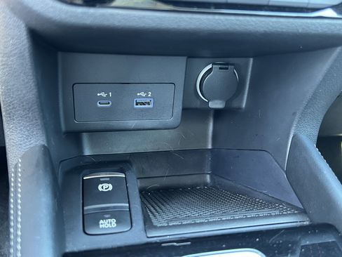 Used 2023 Nissan Kicks SR w/ SR Premium Package image 25