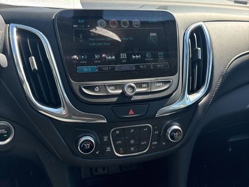 Used 2018 Chevrolet Equinox Premier FWD image 9