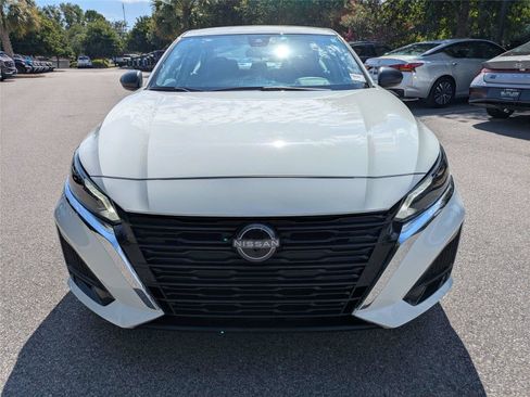 Used 2025 Nissan Altima 2.5 SV FWD image 10