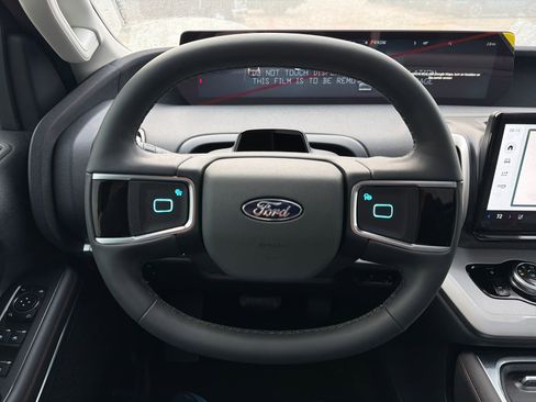 New 2025 Ford Expedition Active image 14