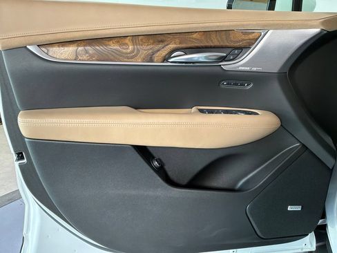 Used 2022 Cadillac XT5 Premium Luxury w/ Platinum Package AWD/4WD image 10