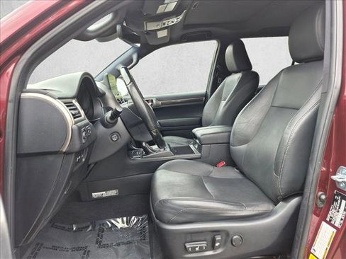 Used 2022 Lexus GX 460 Luxury w/ Off Road Package AWD/4WD image 11