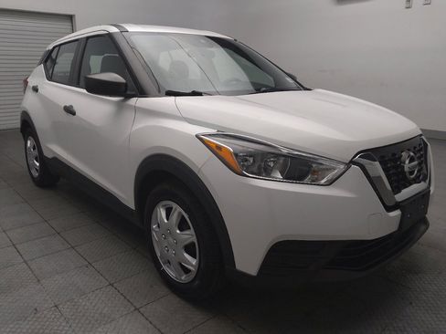Used 2020 Nissan Kicks S FWD image 13