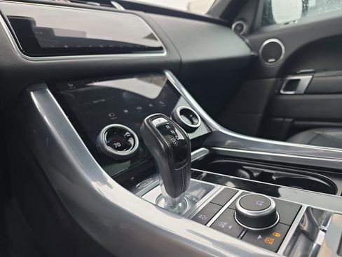 Used 2019 Land Rover Range Rover Sport HSE AWD/4WD image 32