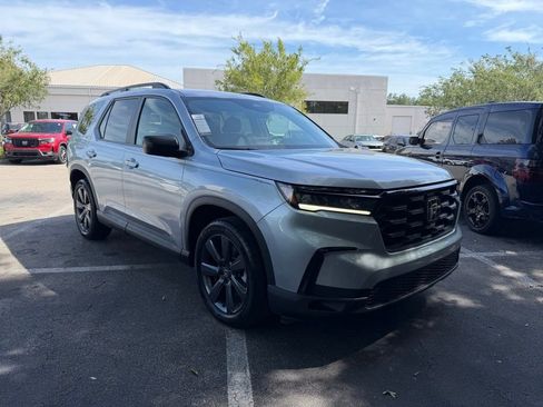 Used 2024 Honda Pilot Sport image 1
