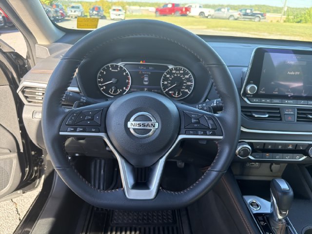 Certified 2022 Nissan Altima 2.5 SR w/ Midnight Edition Package AWD/4WD image 25