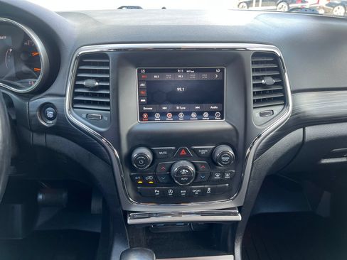 Used 2021 Jeep Grand Cherokee Laredo RWD image 21