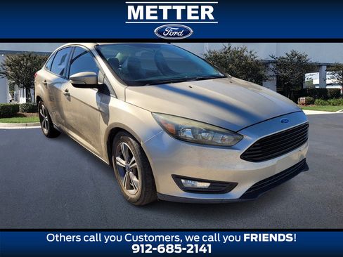 Used 2017 Ford Focus SE image 1