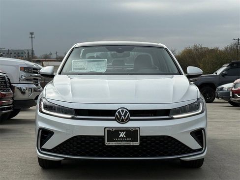 New 2026 Volkswagen Jetta SE image 3