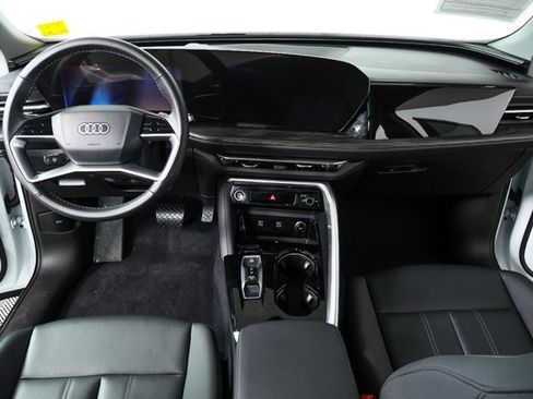 Certified 2025 Audi Q5 Premium w/ Convenience Package image 19