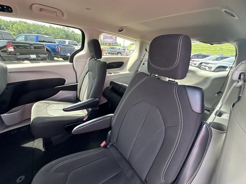 Used 2023 Chrysler Voyager LX FWD image 19