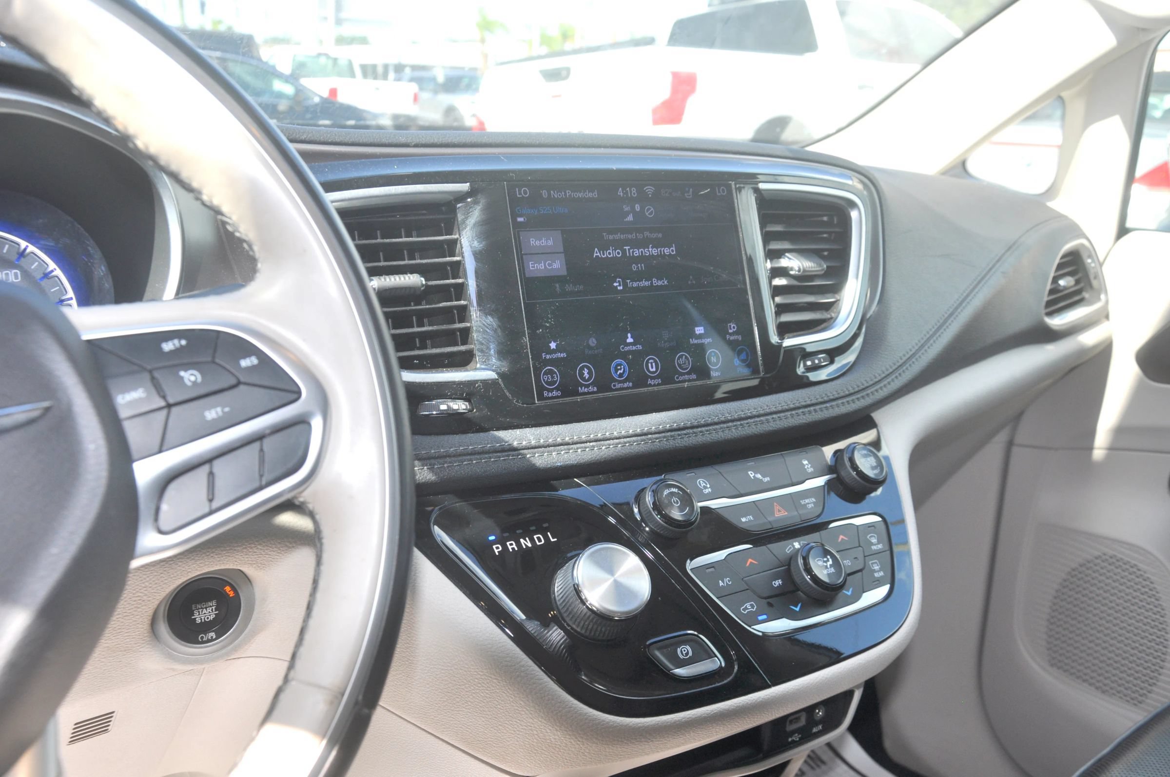 Used 2018 Chrysler Pacifica Limited FWD image 39