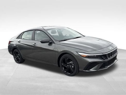 New 2026 Hyundai Elantra Sport FWD image 7