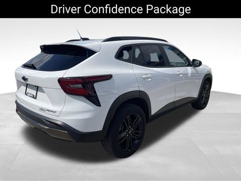 Used 2024 Chevrolet Trax ACTIV w/ Driver Confidence Package FWD image 8