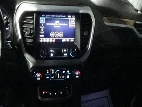 Used 2023 GMC Acadia SLE image 22