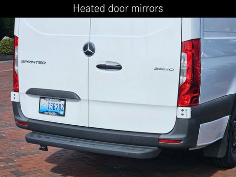 Used 2024 Mercedes-Benz Sprinter 2500 image 11
