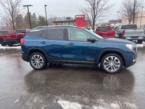 Used 2020 GMC Terrain SLT w/ Preferred Package image 4