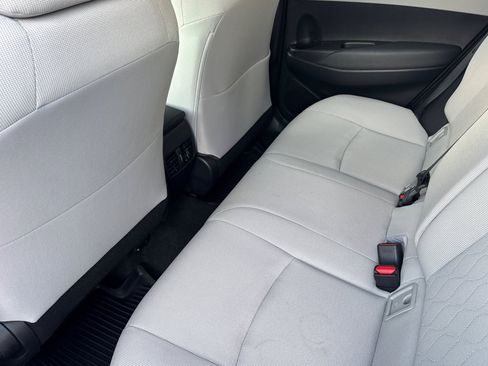 Used 2022 Toyota Corolla Cross L image 13