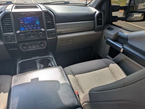 Used 2021 Ford F250 XLT w/ XLT Premium Package AWD/4WD image 17