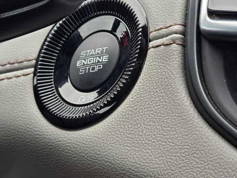 Used 2024 Jeep Compass Limited image 37