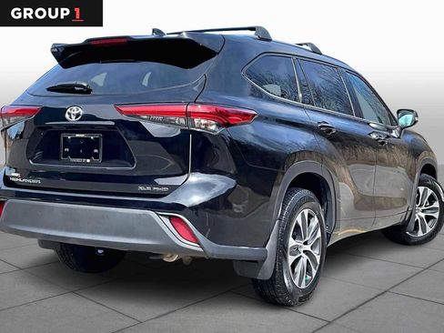 Used 2021 Toyota Highlander XLE image 13