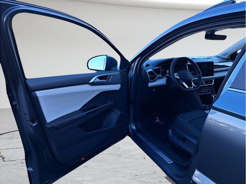 New 2025 Volkswagen Taos SEL AWD/4WD image 9