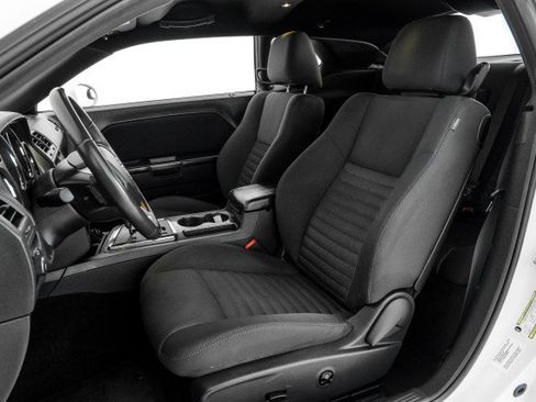 Used 2013 Dodge Challenger SXT image 24