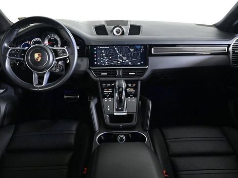 Certified 2023 Porsche Cayenne GTS AWD/4WD image 11