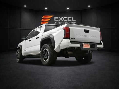 Used 2025 Toyota Tacoma TRD Off-Road w/ TRD Off Road Upgrade Package image 39