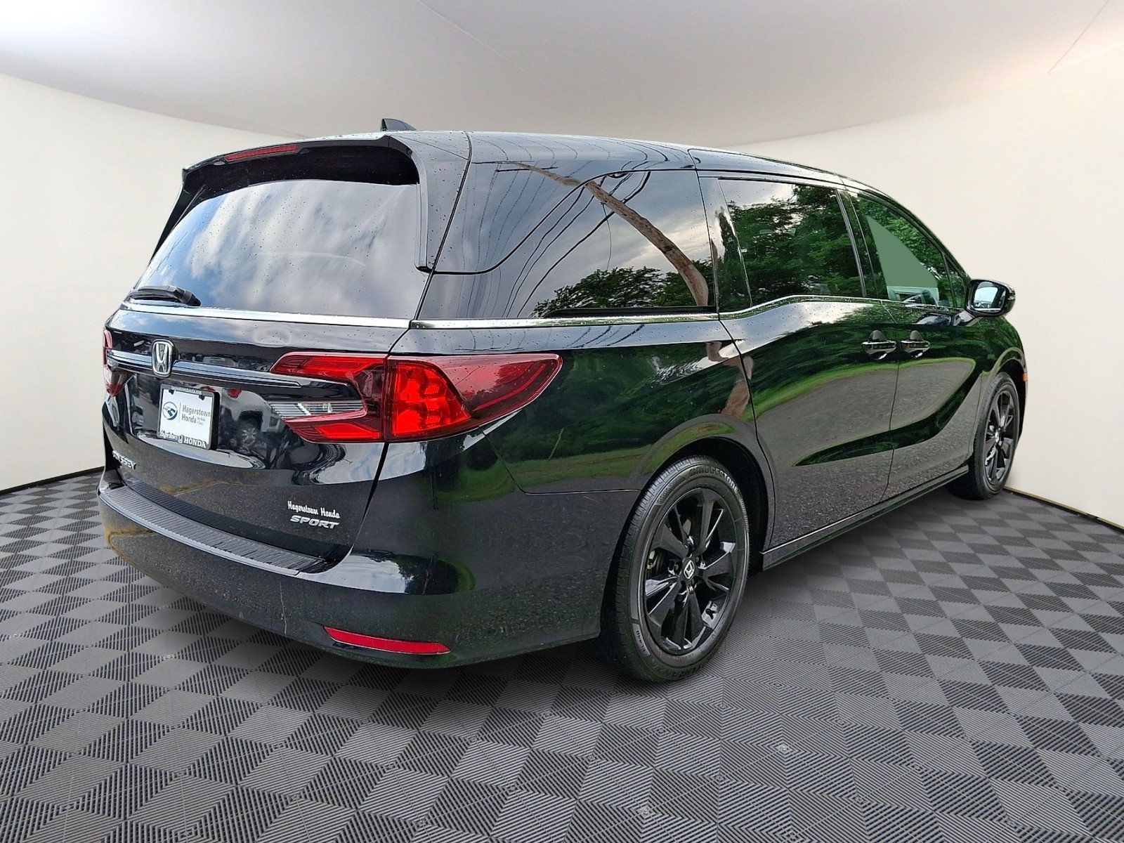 Used 2024 Honda Odyssey Sport image 6